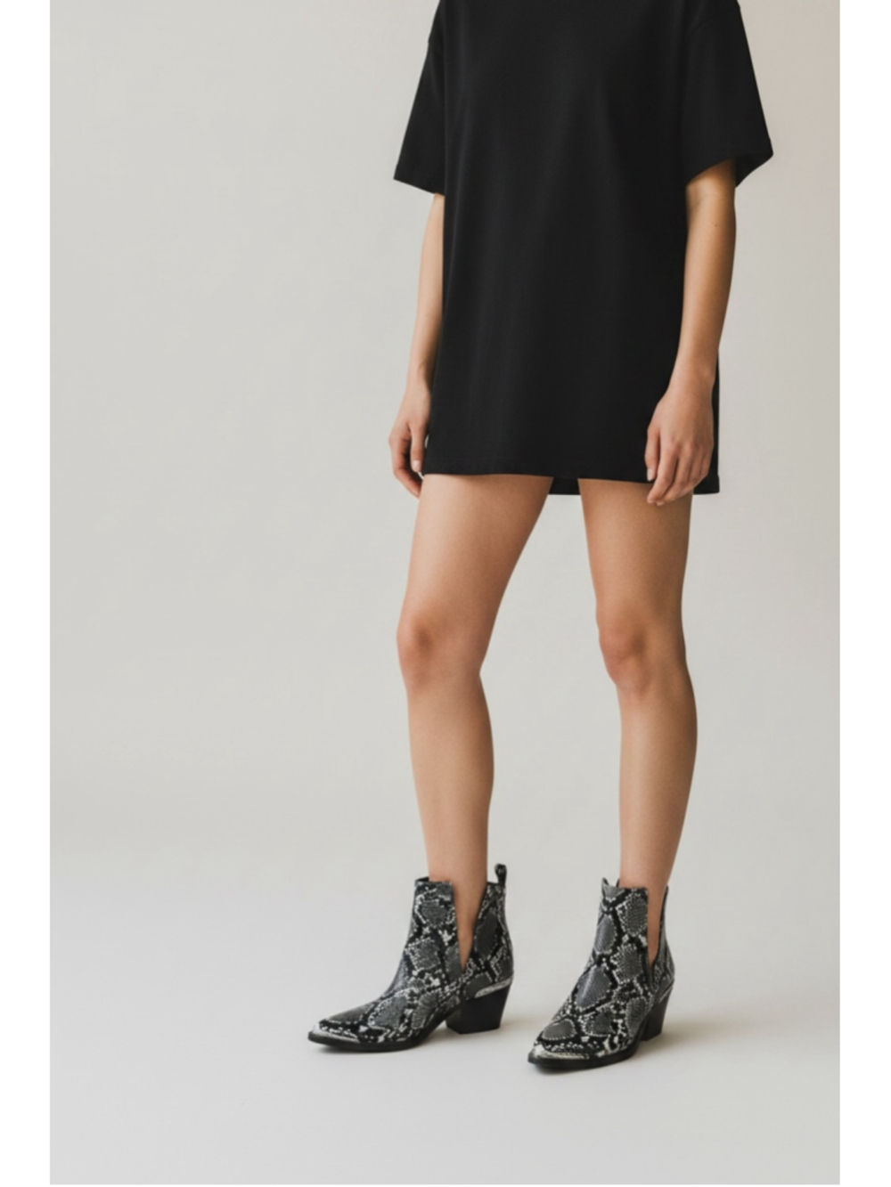 Women's Jeffrey Campbell Size 8 Snake Print Ankle Boots, Black and White